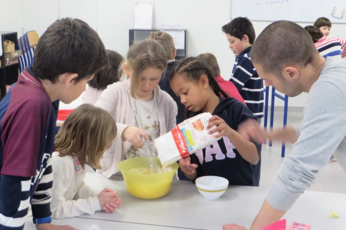 Atelier cuisine au centre de loisirs